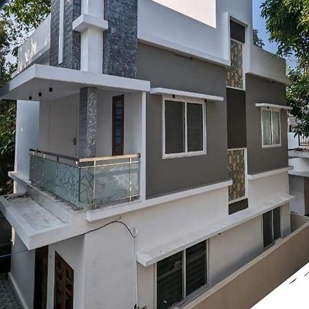 Azure Home Stay Kochi Buitenkant foto