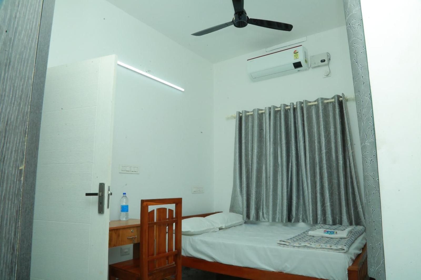 Azure Home Stay Kochi Buitenkant foto